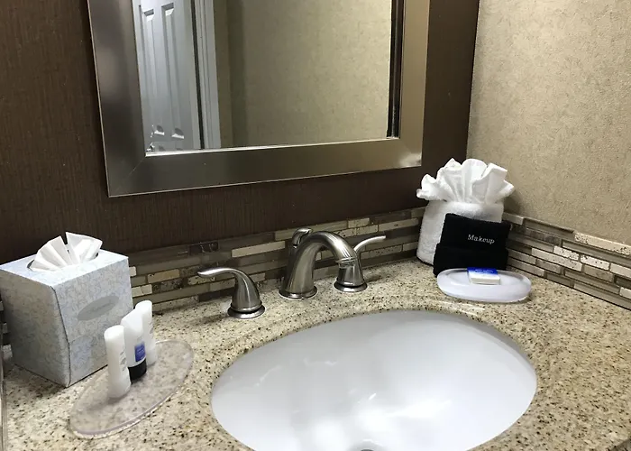 Hotel Western Mall & 3*